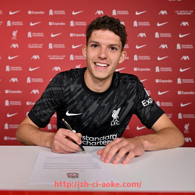 澳客足彩-英超球员流行发型盘点及风格变迁