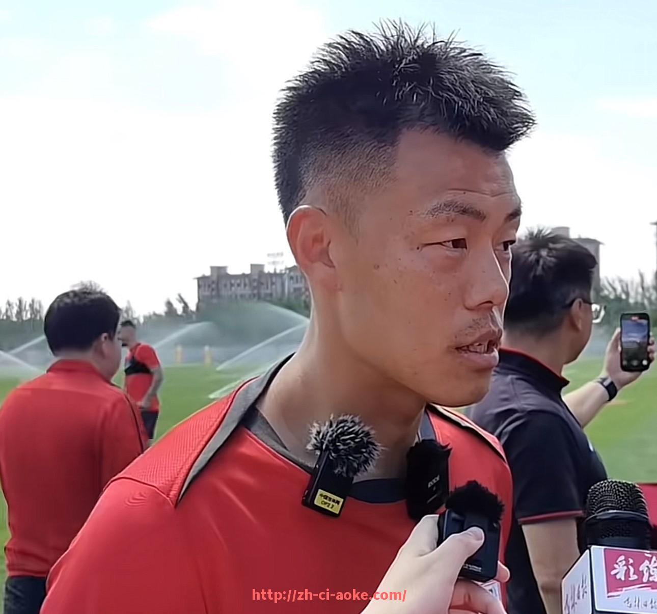 澳客足彩-世俱杯比赛用球耐用材料选用及性能表现